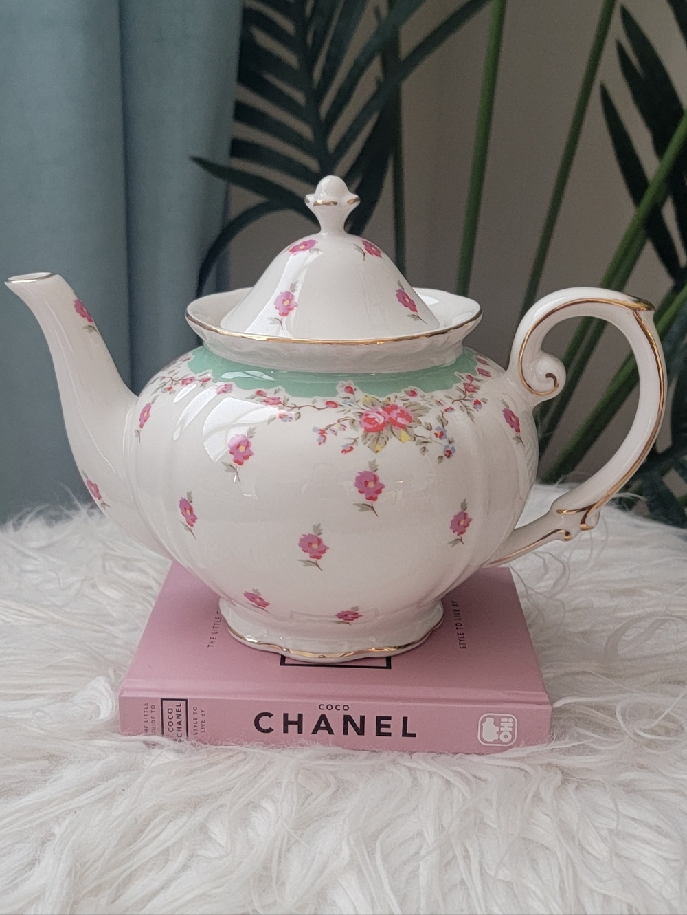 NWT Vintage Floral Porcelain Teapot with Pink Roses